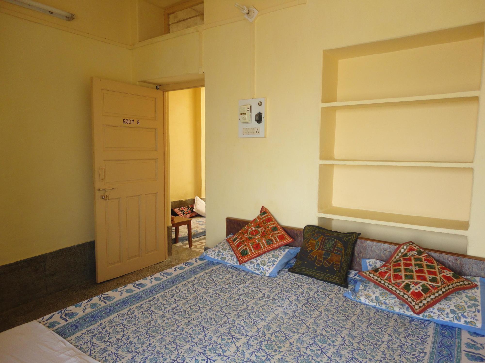 Hotel Temple View Jaisalmer Bagian luar foto